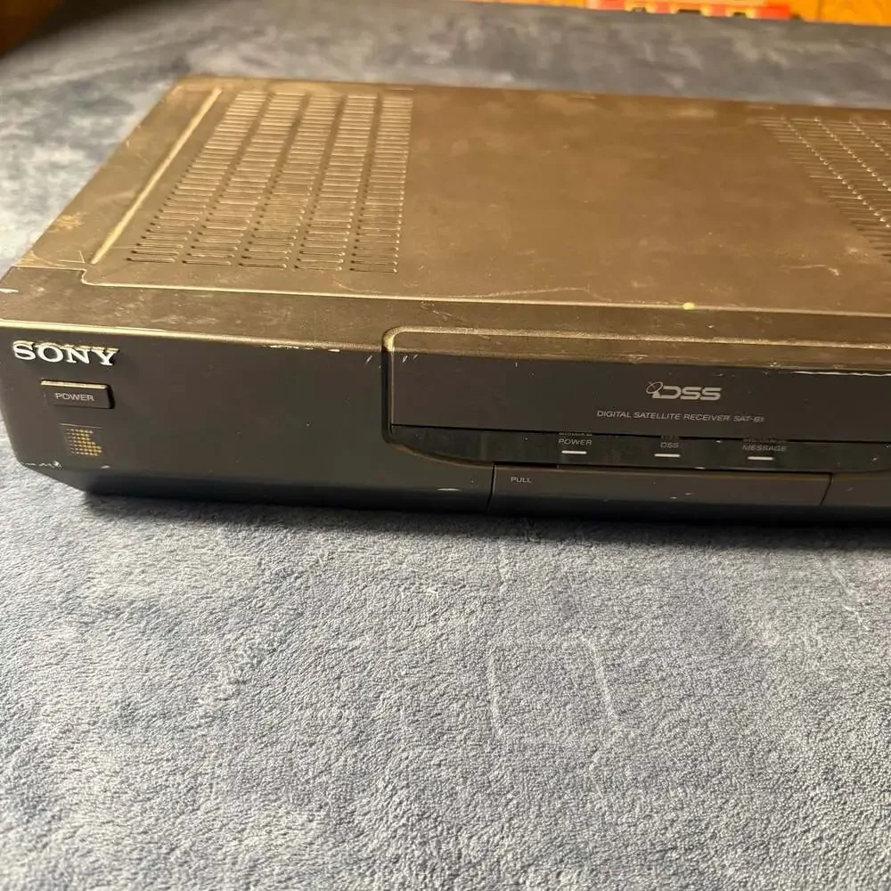 Sony sat b1